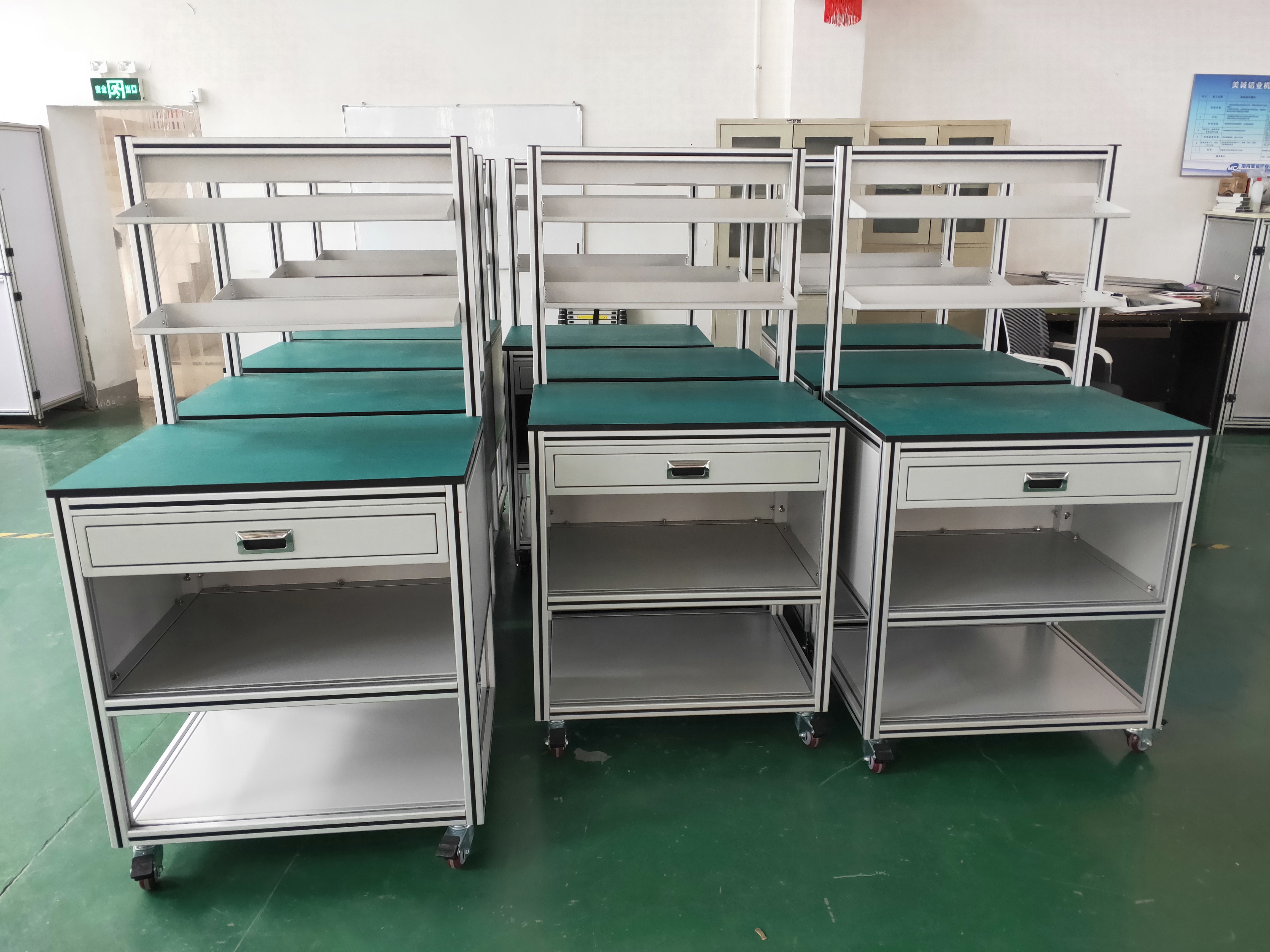 有多少廠家可以制作出防靜電操作臺？